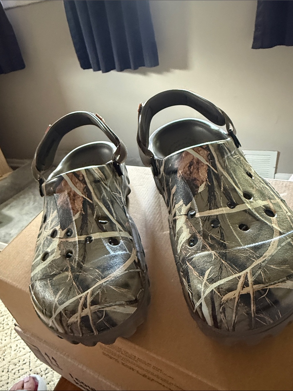 CROCS Classic Realtree Camo Slip-On Loafers in Green Brown